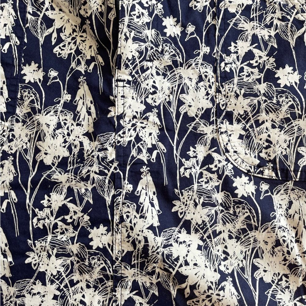 Women’s 6 Lee Riders mid rise Floral Navy and White Skort with pockets - Picture 2 of 11